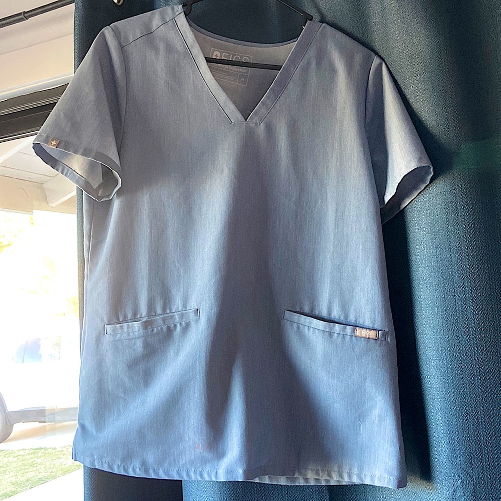 Figs Scrub top